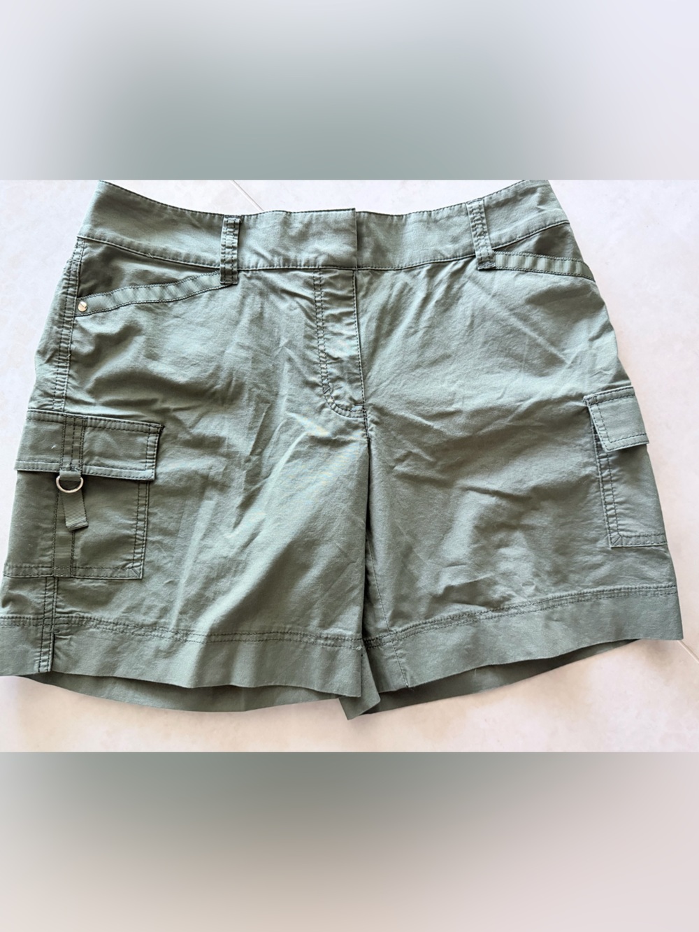 White House Black Market Olive Cargo Shorts S8